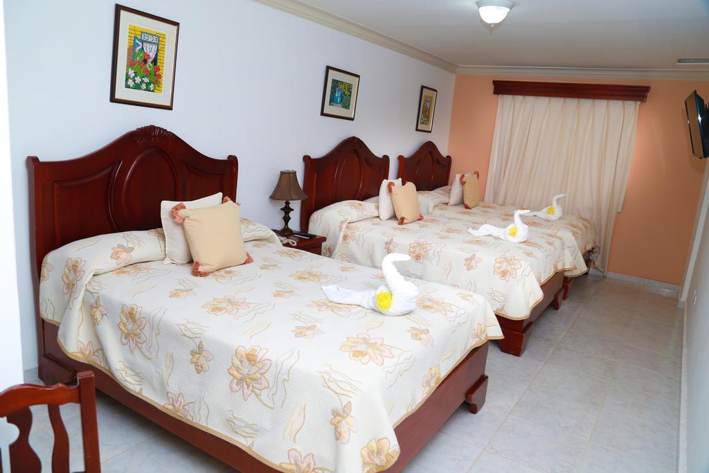 Hotel Los Jardines Santiago De Los Caballeros Eksteriør billede