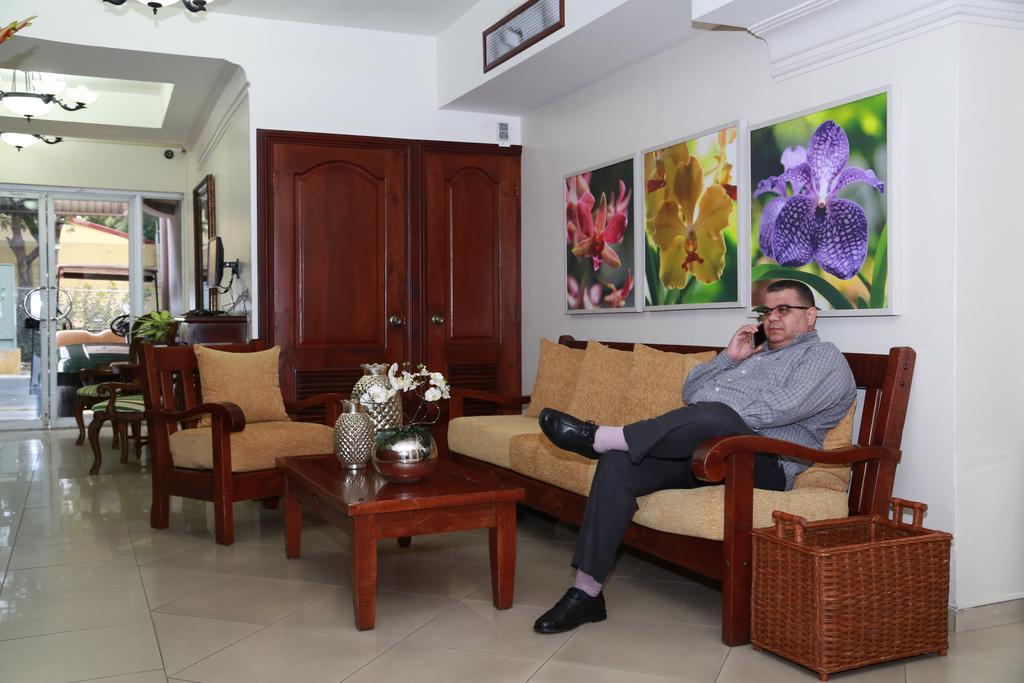 Hotel Los Jardines Santiago De Los Caballeros Eksteriør billede