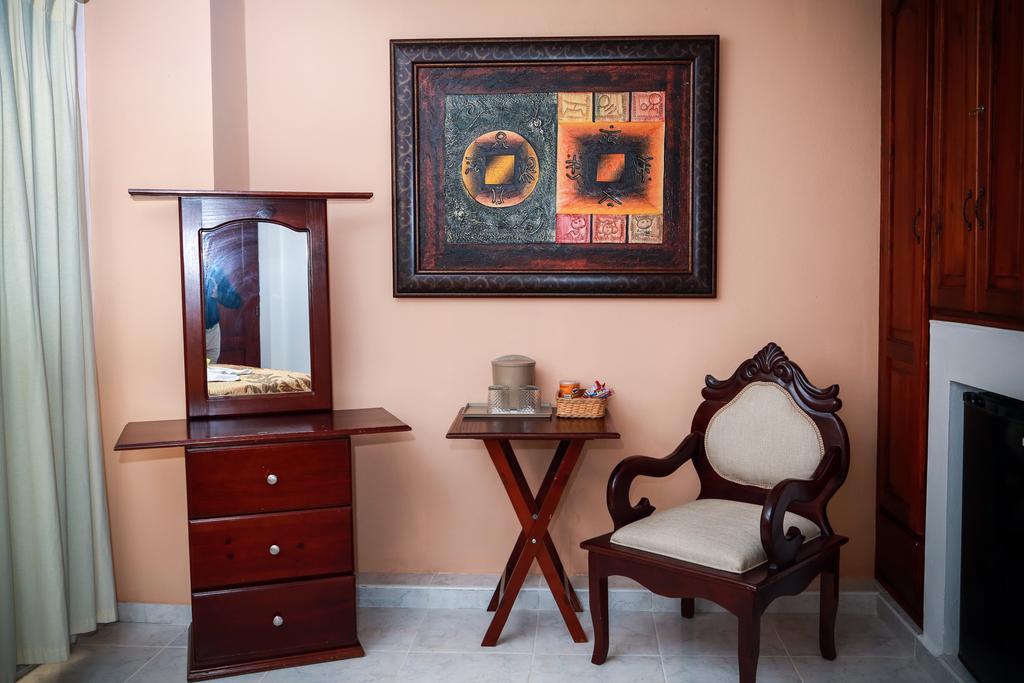 Hotel Los Jardines Santiago De Los Caballeros Eksteriør billede