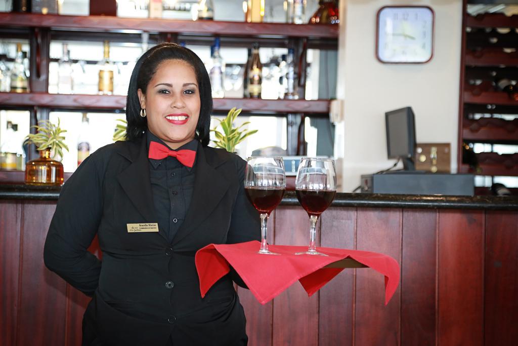 Hotel Los Jardines Santiago De Los Caballeros Eksteriør billede