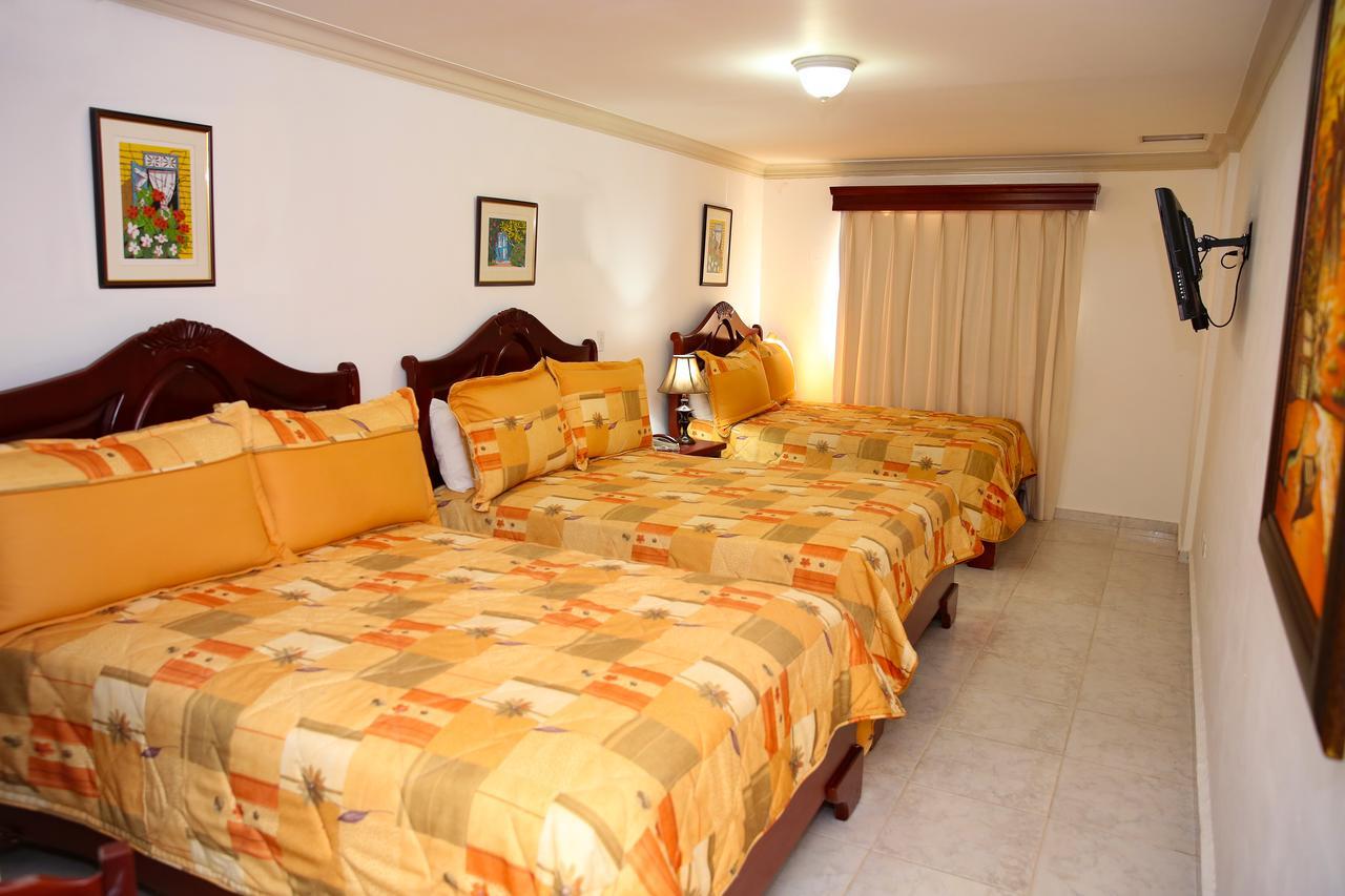 Hotel Los Jardines Santiago De Los Caballeros Eksteriør billede