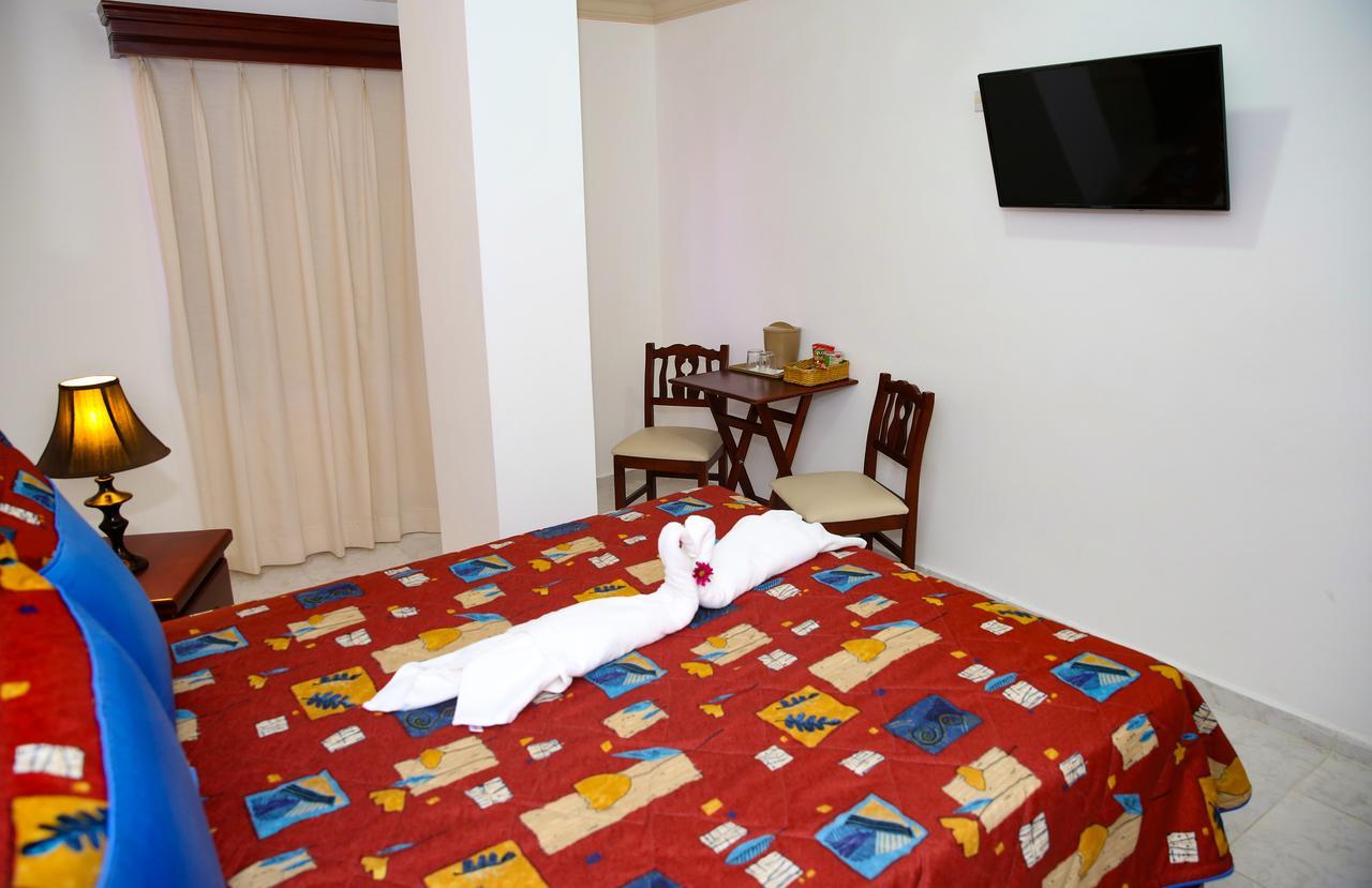 Hotel Los Jardines Santiago De Los Caballeros Eksteriør billede