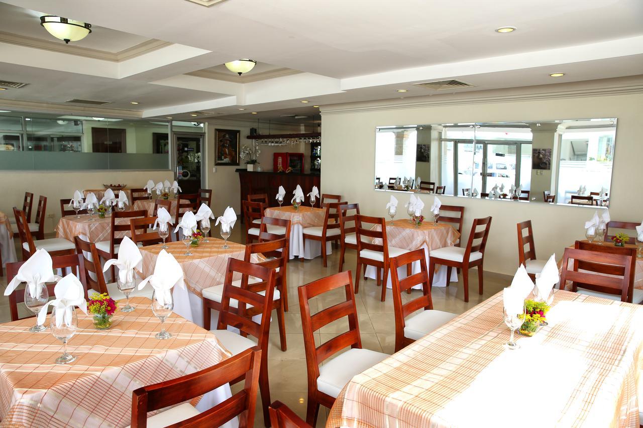 Hotel Los Jardines Santiago De Los Caballeros Eksteriør billede