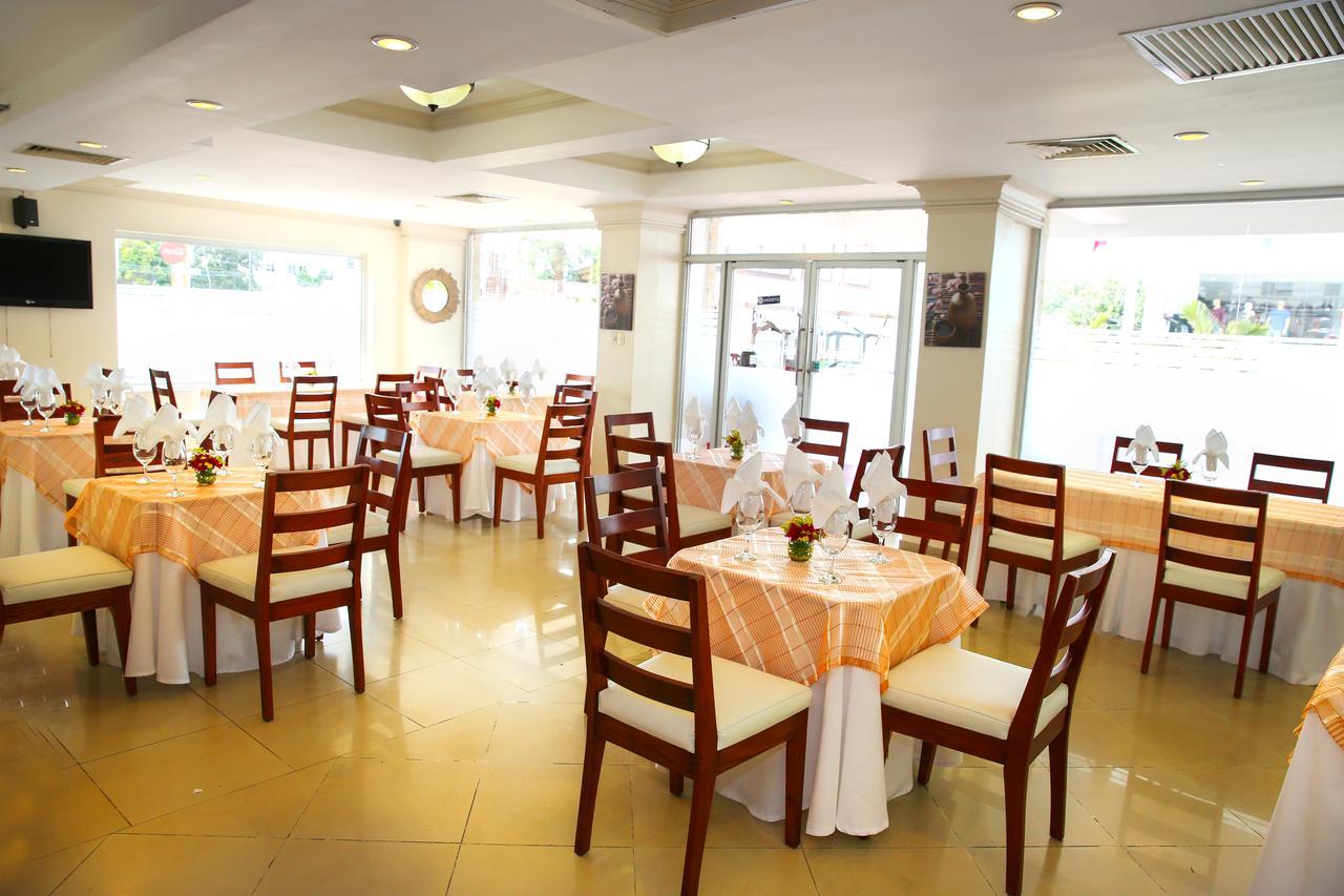 Hotel Los Jardines Santiago De Los Caballeros Eksteriør billede